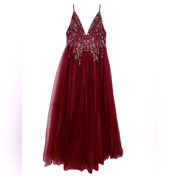 Gorgeous Prom dress in wine - Picture 4 of 13